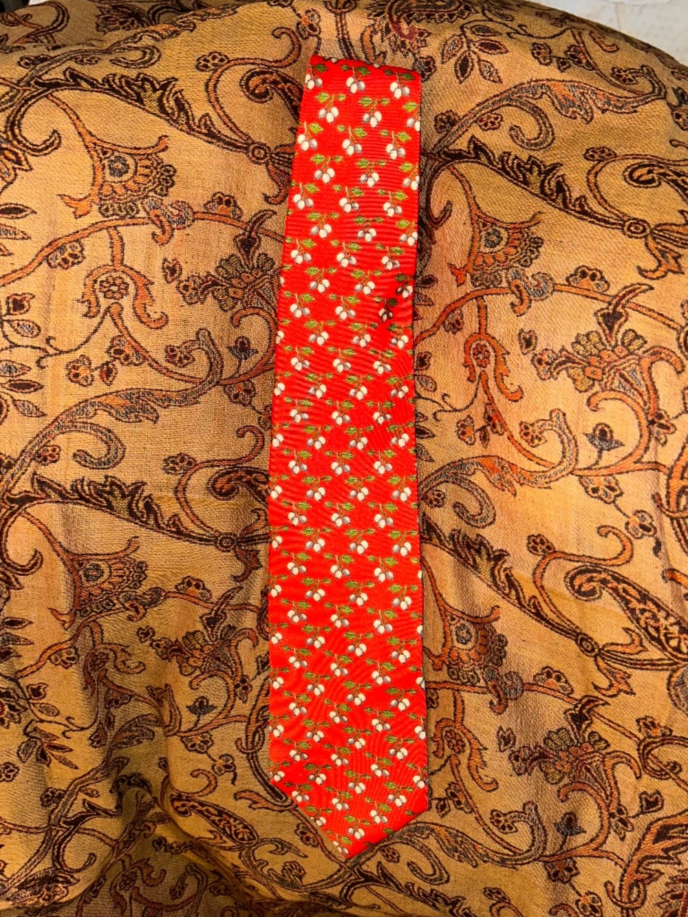 BALLY Italy red 100% silk olives print mens tie
